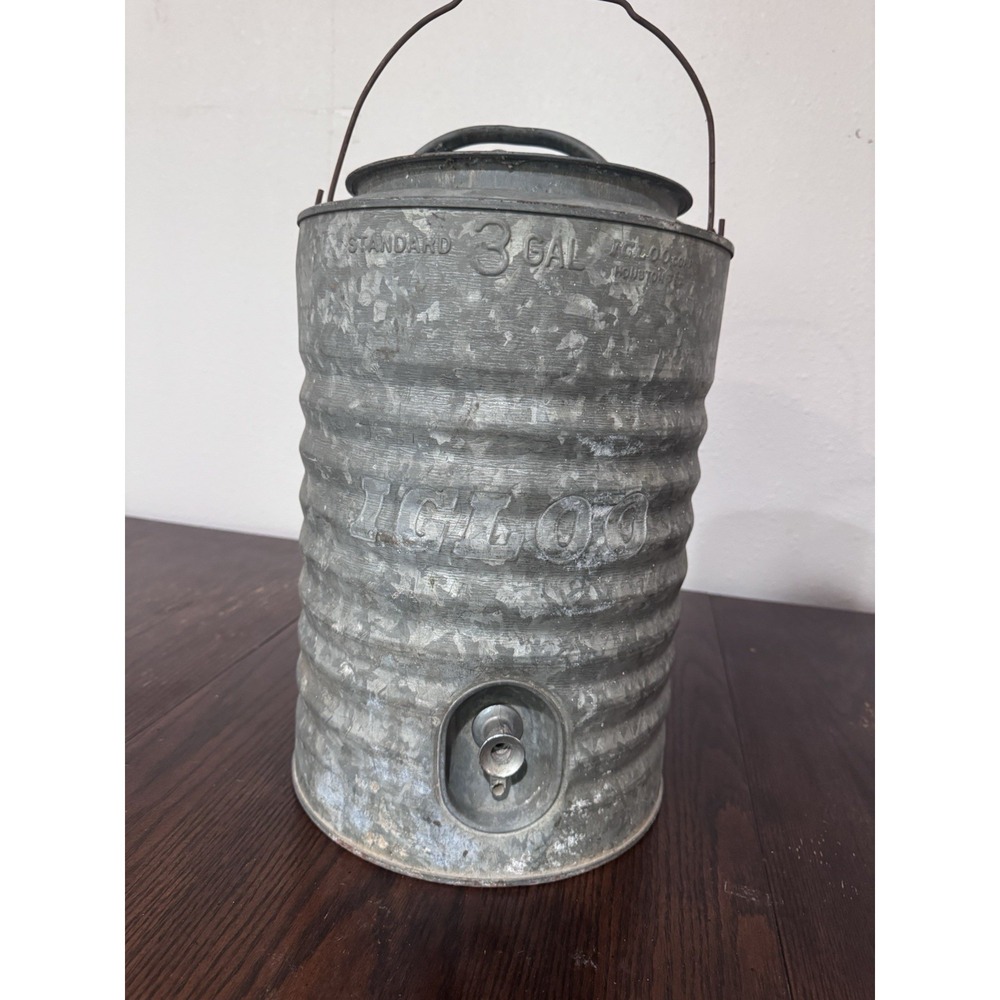 Vintage Igloo 3 Gallon Galvanized Metal Water Cooler. Spout is broken!Decor only